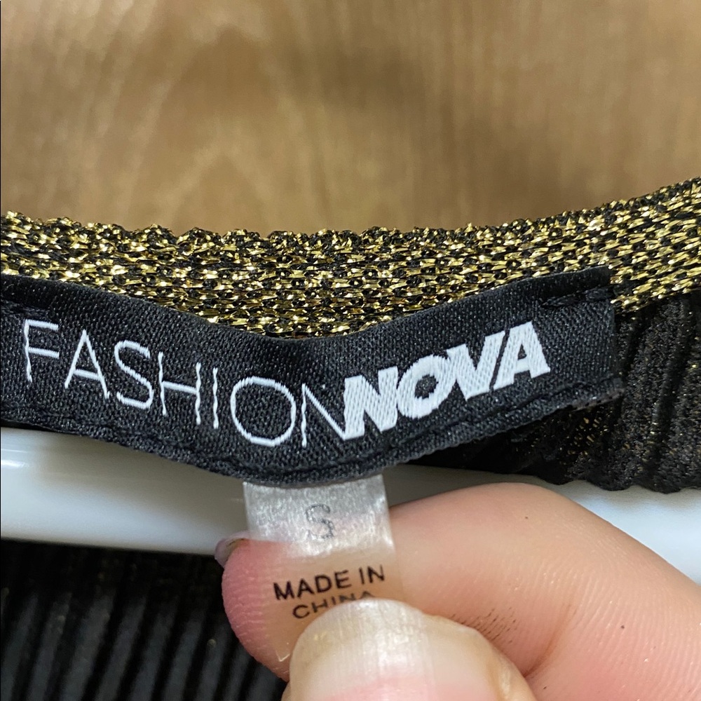 Fashion Nova Sparks Fly Metallic Midi Dress - Gold Small 
Holiday retro goddess - Picture 5 of 6